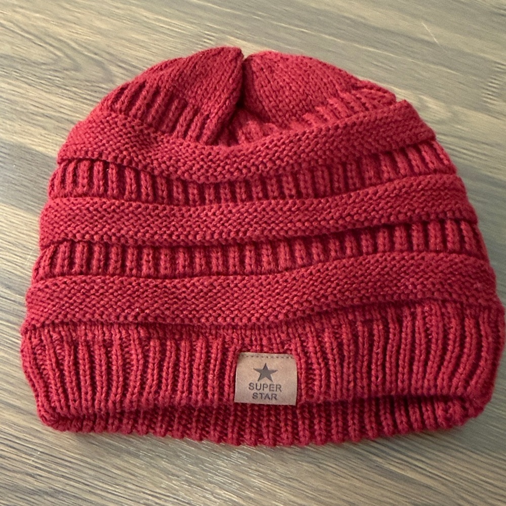 Super Star Dark‎ Red Maroon Knit Beanie